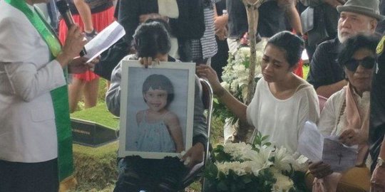 Dikabarkan Jatuh dari Balkon, Ini 5 Fakta Meninggalnya Anak Karen Pooroe