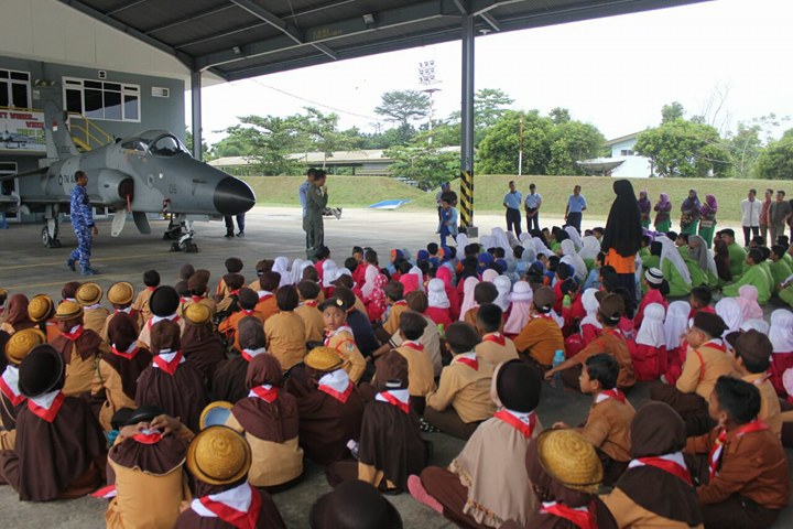 TNI AU Perkenalkan Pesawat Tempur Kepada Anak Paud, TK dan SMP