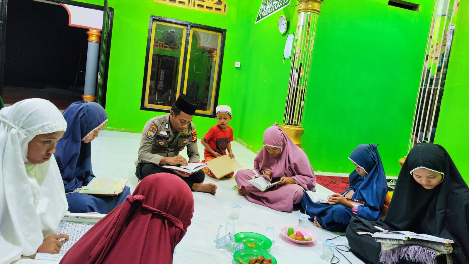 Polsek Bangko Pusako Gelar Tadarus Al-Qur'an, Ajak Masyarakat Perkuat Iman di Bulan Ramadhan