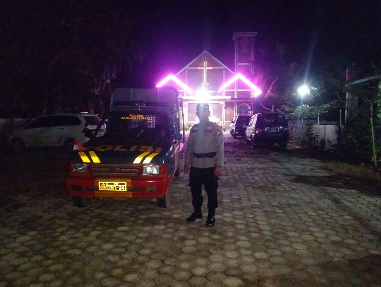 Polsek Bangko Pusako Amankan Ibadah Kamis Putih Umat Katolik, Situasi Tetap Kondusif