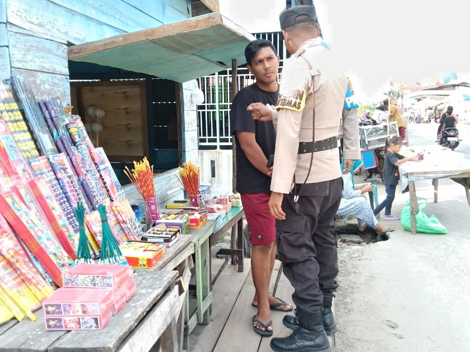 Polsek TPTM Gelar Patroli di Pasar Ramadhan, Awasi Peredaran Petasan Berbahaya