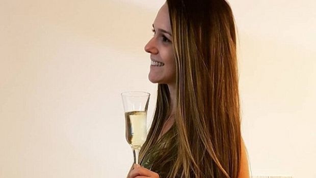 Suporter Cantik Ini Tewas Terjatuh ke Gelas Anggur, Saat Rayakan Kemenangan Brasil Lawan Serbia