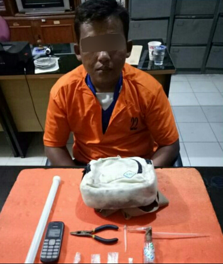 Polres Inhil Ciduk Pelaku Tindak Pidana Narkoba di Rumahnya