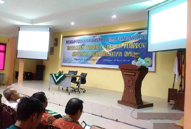 UMRI Tingkatkan Sofskill Mahasiswa Penerima Beasiswa Pemprov Riau