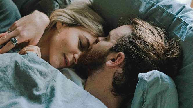 6 Zodiak Paling Jago Bereksperimen di Atas Ranjang, Benarkah ?