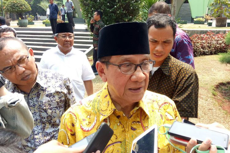 Akbar Tanjung Khawatir Golkar Kiamat Gara-gara Novanto