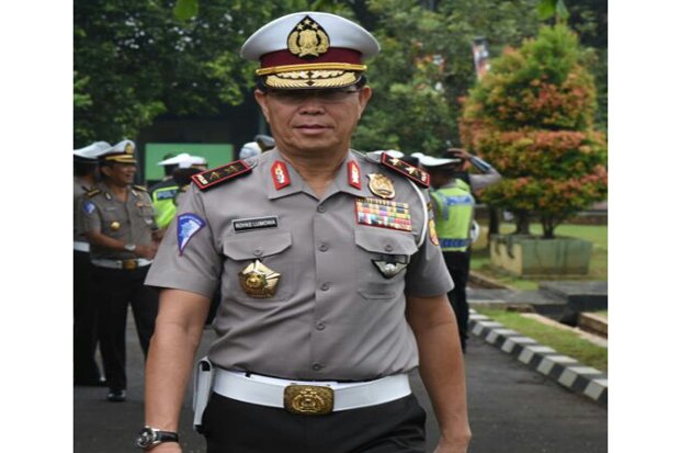 Mulai Hari Ini Dilarang Nonton Televisi Saat Mengemudi