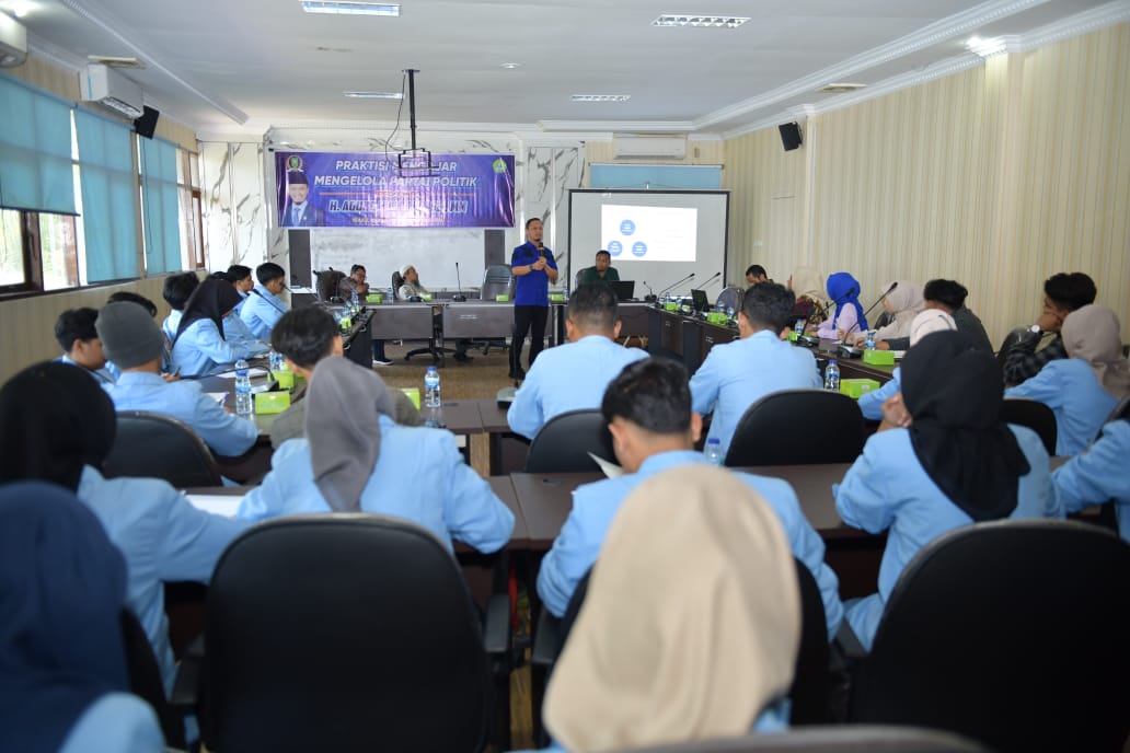 Jadi Dosen Praktisi di Fisipol Unri, Agung Nugroho Paparkan Pentingnya Politik Bagi Kesejahteraan Masyarakat