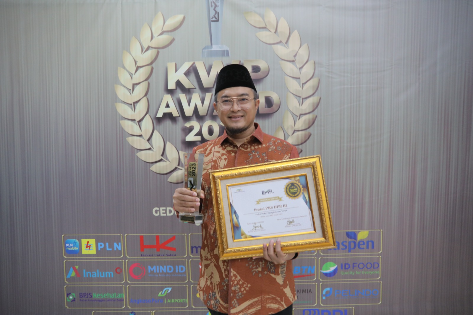 Jazuli Juwaini Raih Penghargaan KWP Award 2023 Sebagai Legislator Perekat Persatuan Bangsa