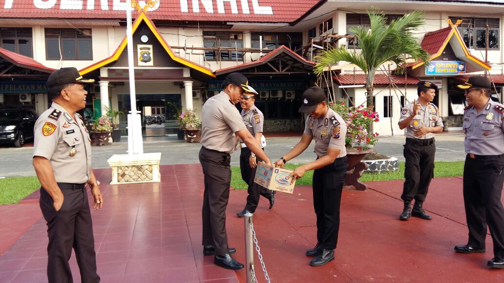 Polres Inhil Sumbangan Bantu Annisah