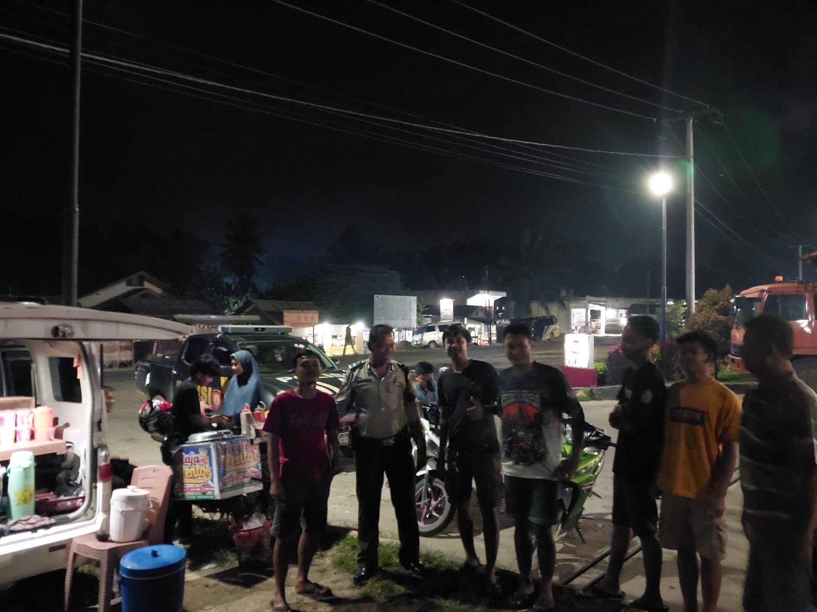 Polsek Kemuning Gelar Patroli Blue Light dan Ajak Anak Muda Sukseskan Pemilu 2024