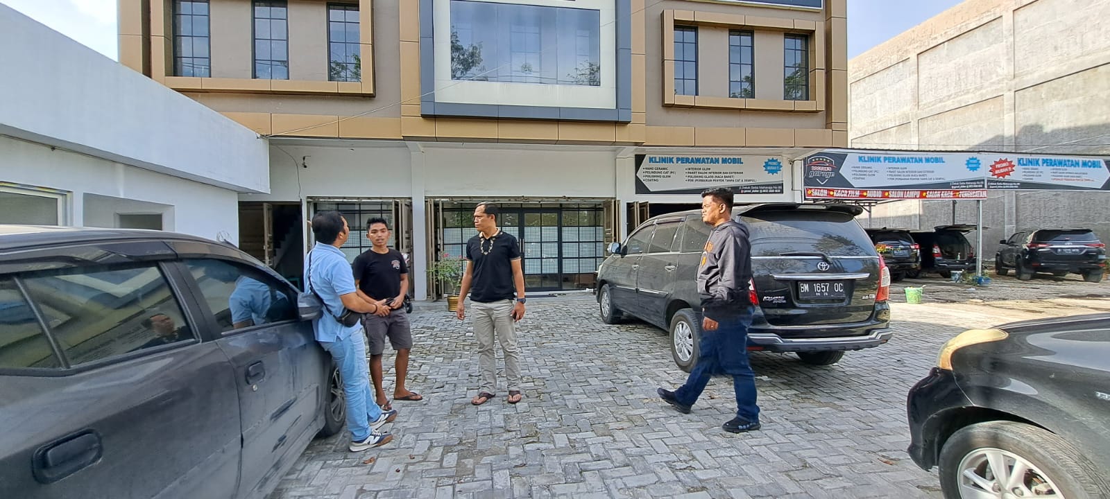 Ruko Dilempari OTK, Bambang Mengadu Kepolisi