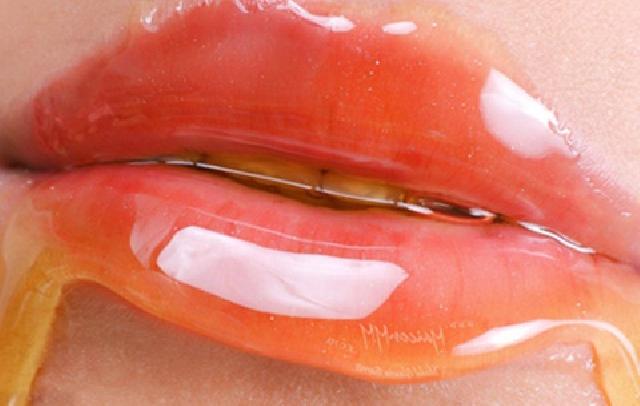 Tips Memerahkan Bibir Secara Alami dan Permanen, Ini Dia Cara Mudah dan Cepatnya !