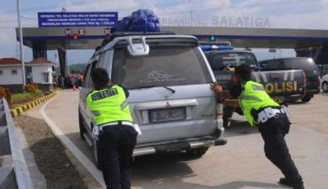 Mobil Mogok di Tol Jangan Panik, Lakukan 5 Langkah Aman Ini