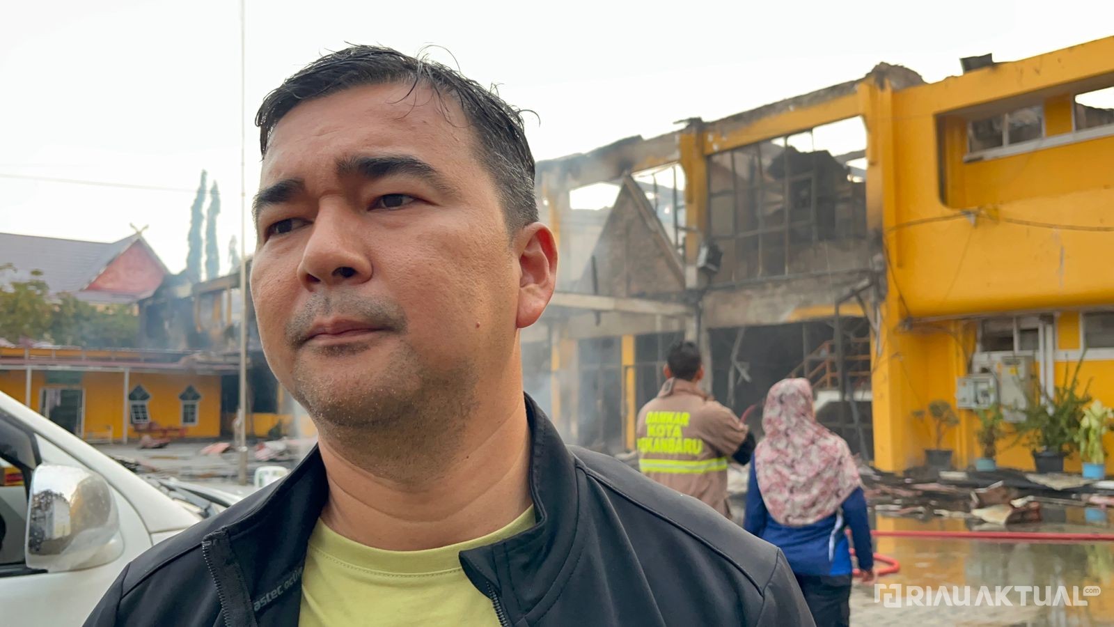 Hanya Lantai Dasar yang Tersisa, Pelayanan Disnakertrans Riau Terhenti Sementara