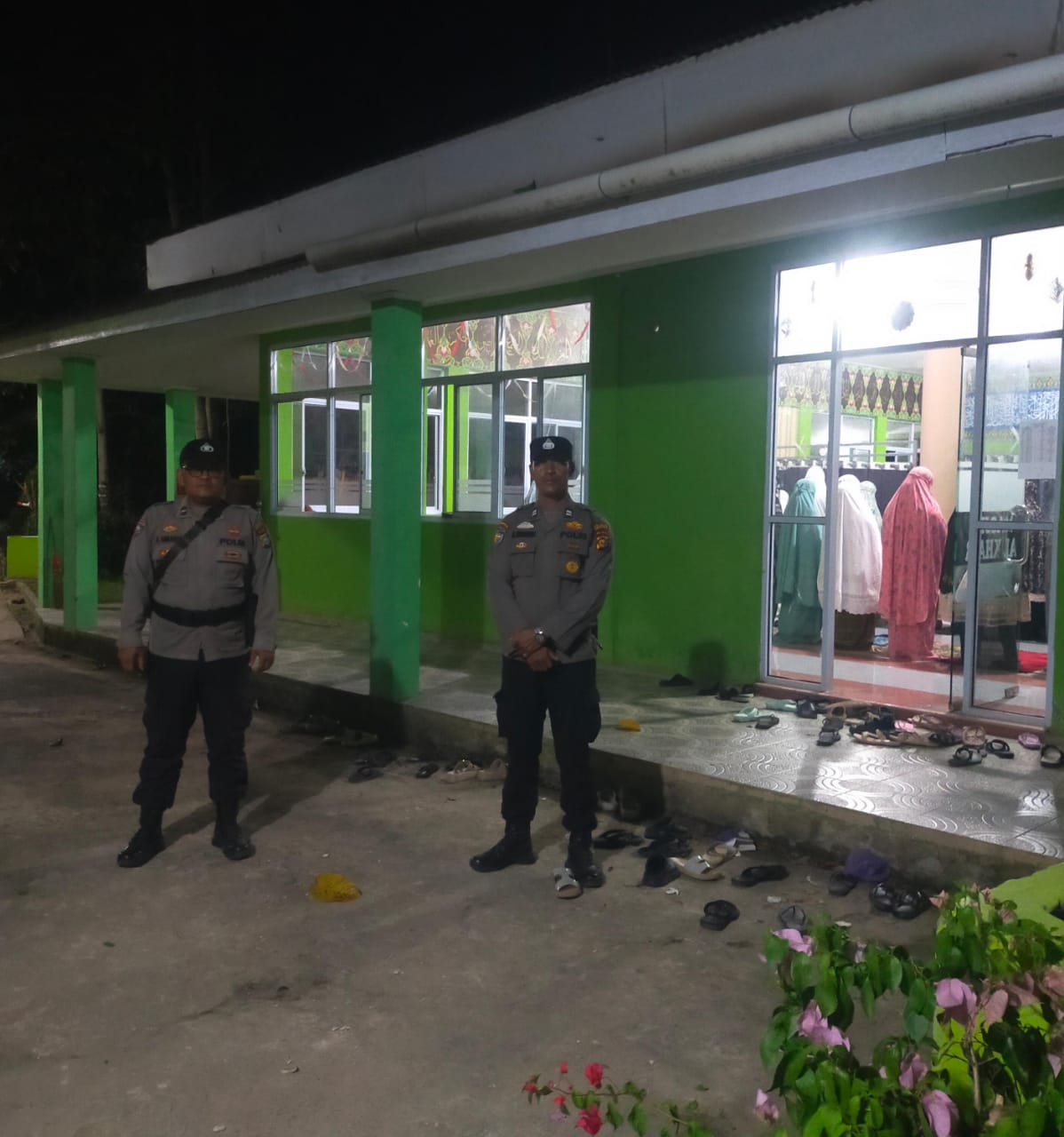 Jaga Keamanan, Polsek Bangko Pusako Gelar Patroli Subuh