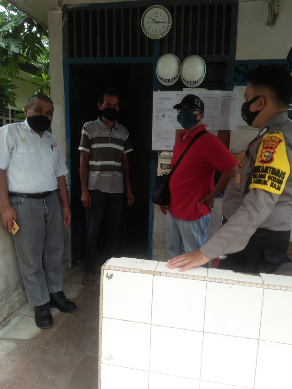 Dipimpin Langsung Kapolsek, Personil Polsek Bunut Amankan Aksi Mogok Kerja