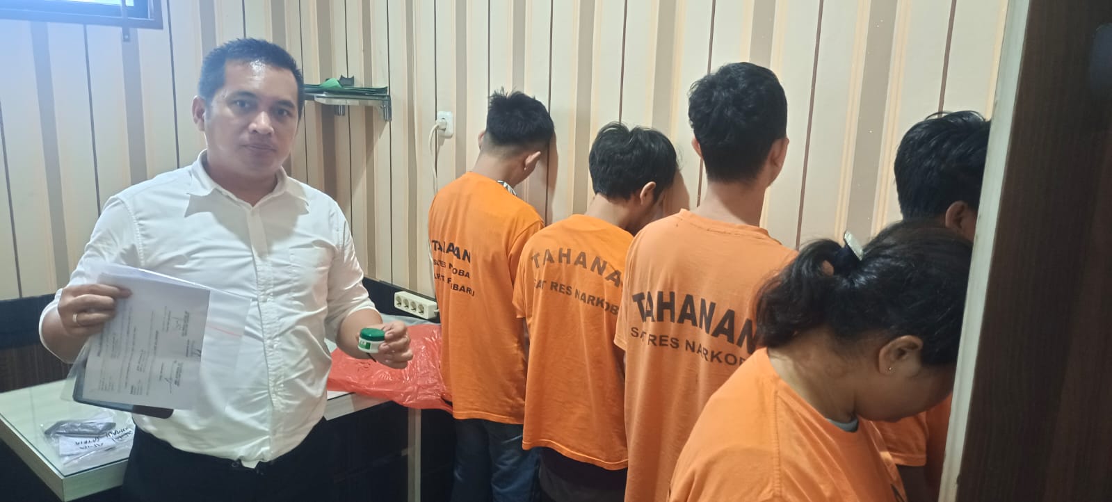 Satresnarkoba Polresta Pekanbaru Amankan 5 Pelaku Penyelundupan Sabu ke Dalam Rutan