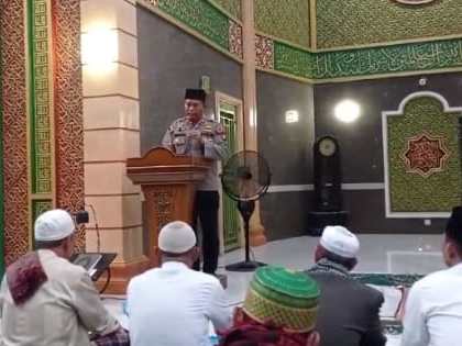 Kapolsek Reteh Ajak Jamaah Masjid Jaga Kamtibmas dan Sukseskan Pemilu Damai 2024 di Inhil