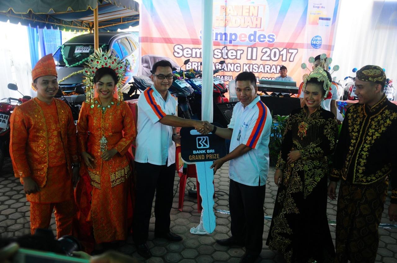 Panen Hadiah Simpedes, BRI Bagi-Bagi Hadiah