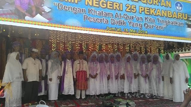 SMPN 25 Pekanbaru Gelar Khatam Al Quran