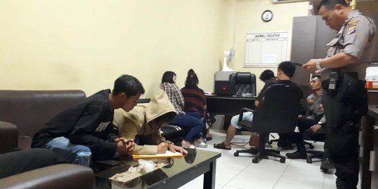 Diduga Mesum di Motel, Tiga Pasangan Tak menikah Digelandang ke Kantor Polisi