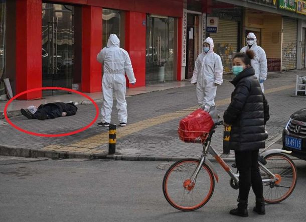 Warga Wuhan Tiba-Tiba Mati Tergeletak di Jalan, Bekasnya Langsung Disemprot Disinfektan