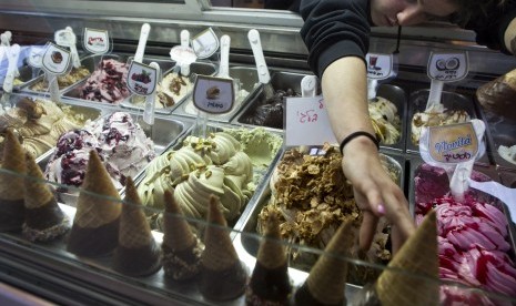 Wow! Toko Es Krim Hong Kong Buat Gelato Rasa Gas Air Mata