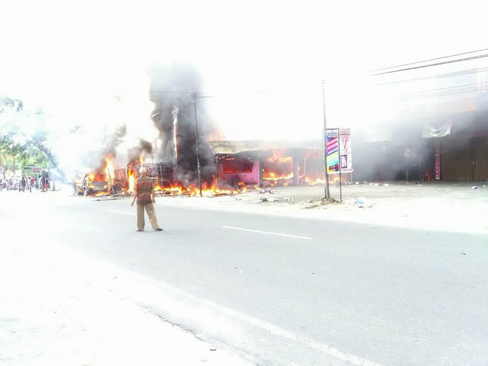 Polisi Pastikan Tidak Ada Korban Jiwa Pada Kebakaran Toko dan Rumah Semi Permanen di Jalan Hangtuah