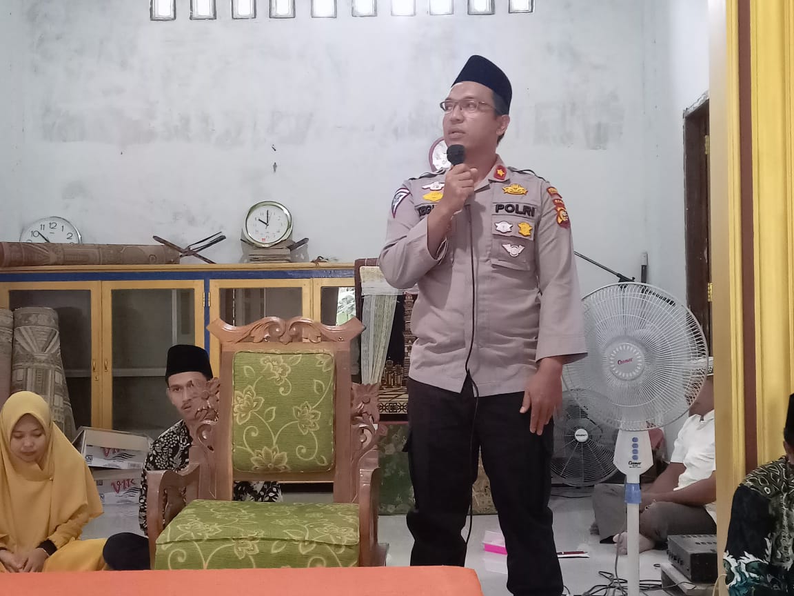 Kapolsek Kemuning Hadiri Peringatan Isra Miraj dan Sampaikan Pemilu Damai 2024