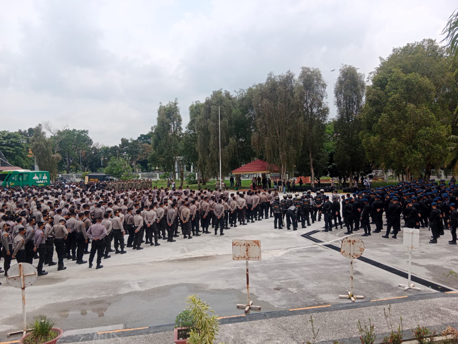 Kapolresta Pekanbaru Pimpin Apel Kesiagaan Unras Di DPRD Riau