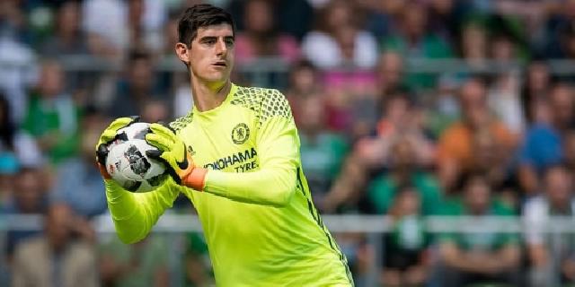 Courtois: Kiper Selalu Disalahkan di Inggris