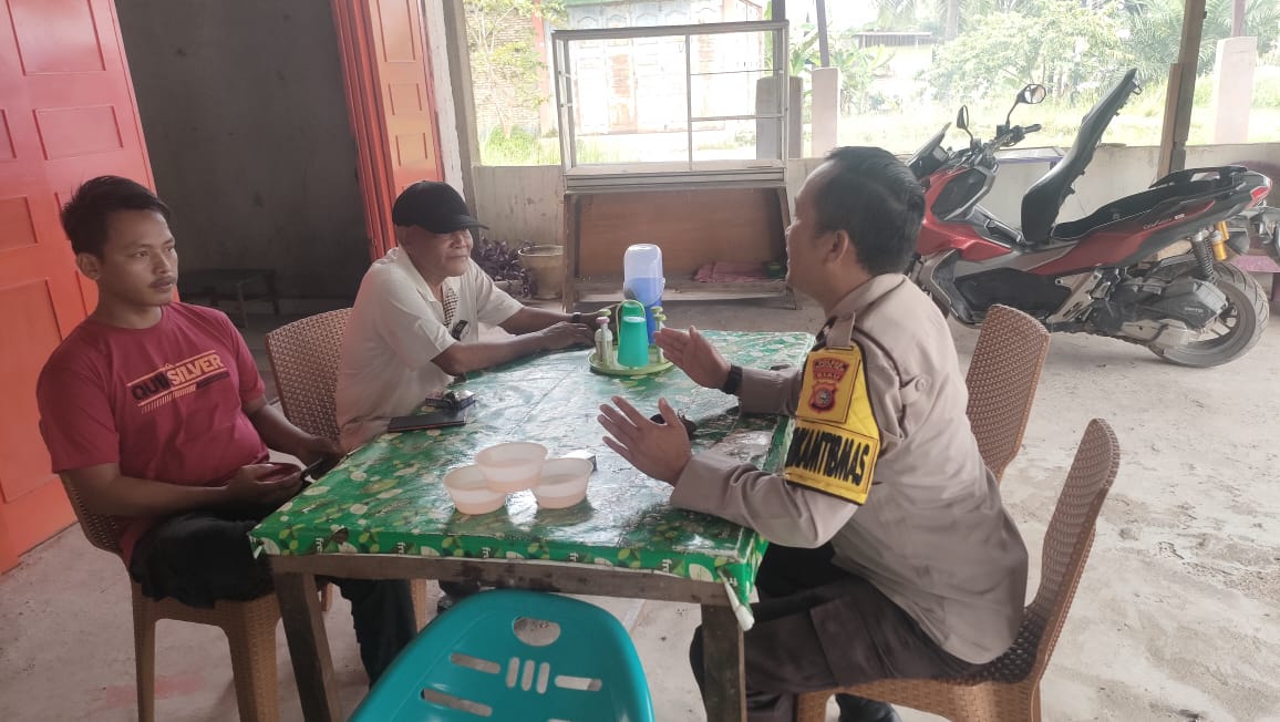 Jelang Pilkada 27 November, Bhabinkamtibmas Lenggadai Hulu Ajak Warga Hindari Provokasi dan Politik Uang