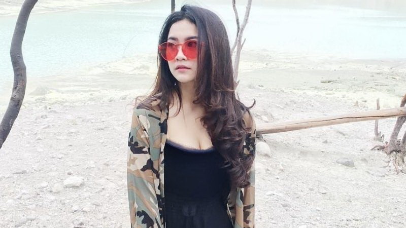 Gaya Mahalini Bikin Salfok, Netizen: Hype Banget!