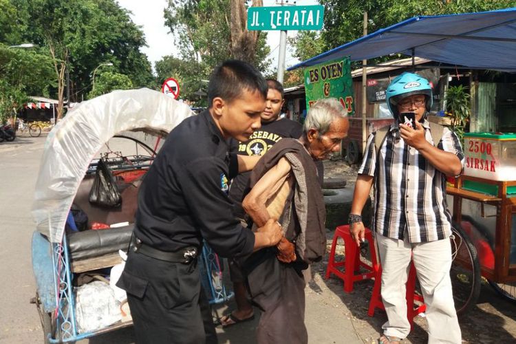 Sudah Empat Hari, Belum Ada Keluarga yang Jenguk Pengayuh Becak Pemilik Uang Rp 48 Juta