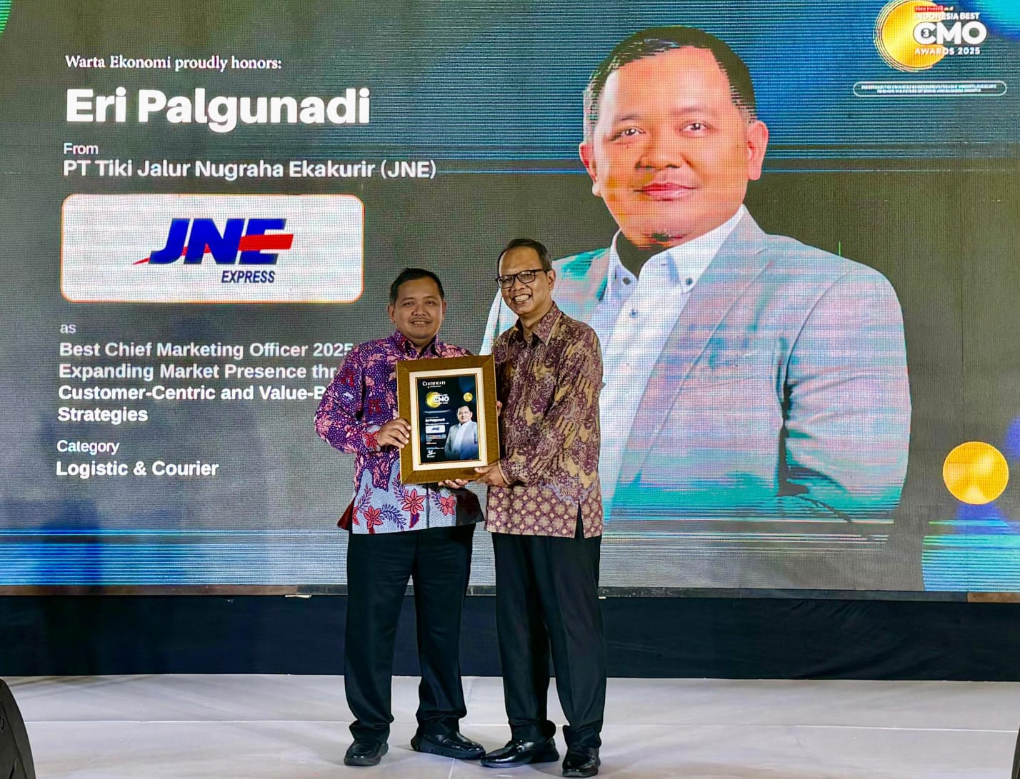JNE Raih Penghargaan Best Chief Marketing Officer (CMO) Award 2025