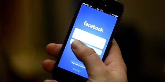 Heboh, TKW Ini Mengancam Jalan Telanjang Jika Facebook Ditutup