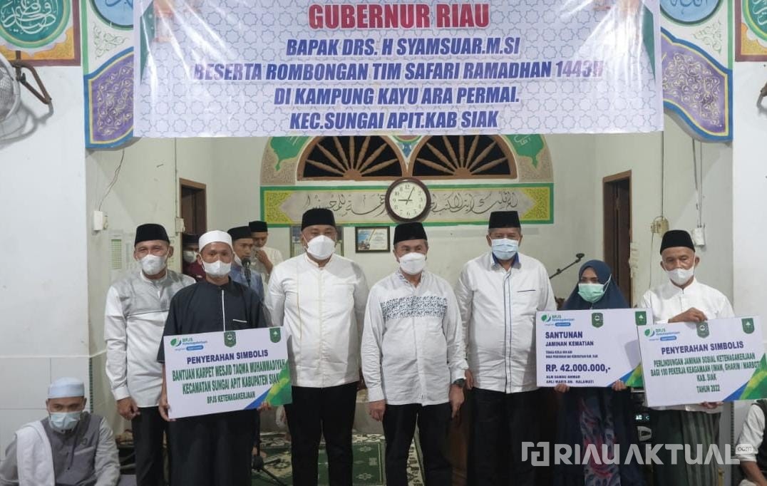 Di Safari Ramadhan Gubernur Riau, KCP BPJS Ketenagakerjaan Siak Serahkan Klaim Santunan JKm Rp42 Jt