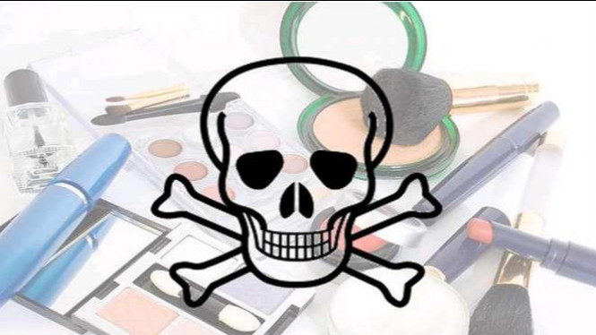 Tiga Bahan Berbahaya yang Ditemukan dalam Produk Kosmetik