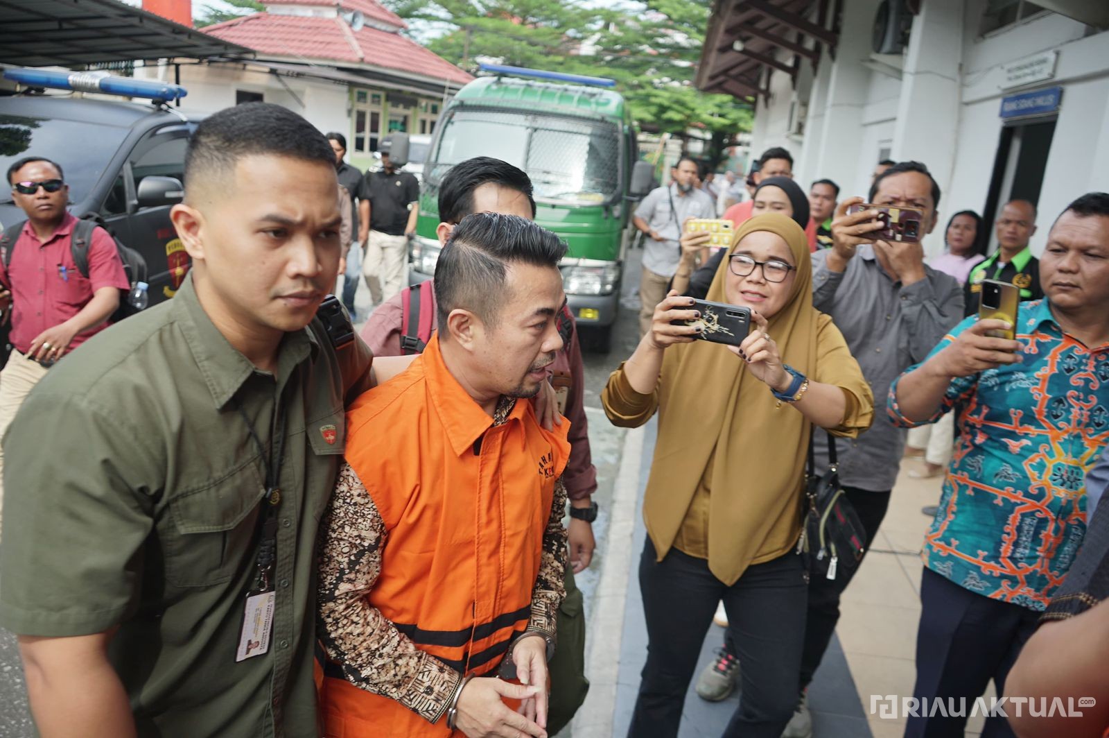 Mantan Pj Wali Kota Pekanbaru dan Dua Pejabat Jalani Sidang Perdana Kasus Korupsi