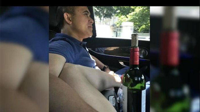 Inikah Sosok Perempuan yang Paha Mulusnya 'Dimaini' Pria Mirip Azwar Anas Dalam Mobil?