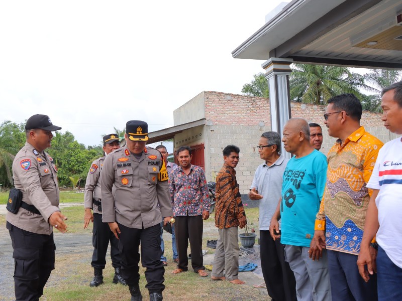 Kapolres Rohil Lakukan Cooling System: Sambangi Warga untuk Wujudkan Pilkada Damai