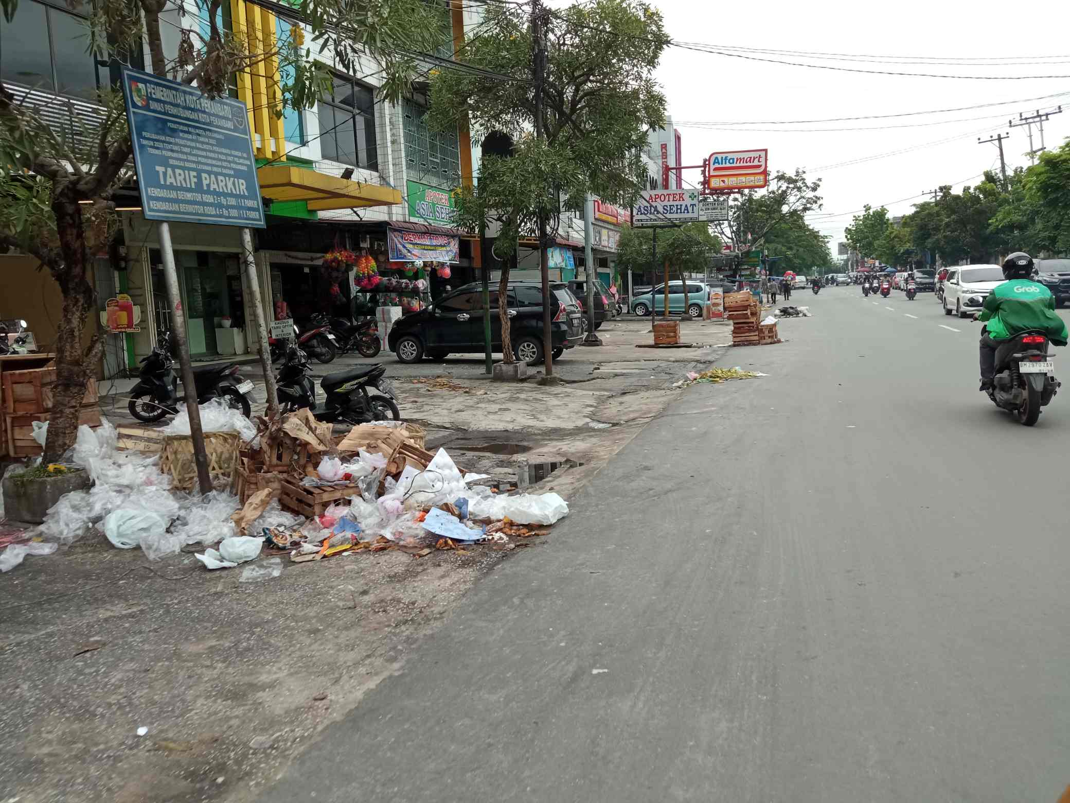 Sampah Menumpuk, Pj Walikota Pekanbaru Ingatkan DLHK Mulai Awal Tahun Harus Sudah Bersih