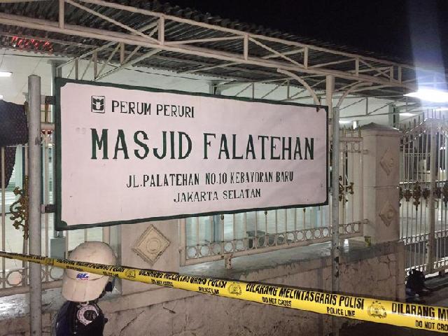 Penusuk Anggota Brimob Tinggalkan Tas Berisi Rangkaian Bom di Dalam Masjid