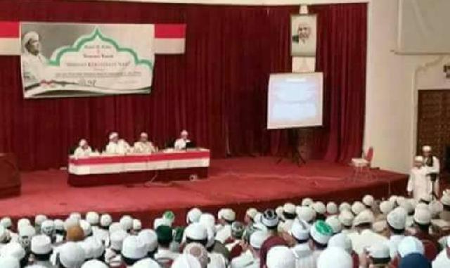 Beredar Foto Habib Rizieq Hadiri Halalbihalal & Mengisi Seminar di Yaman