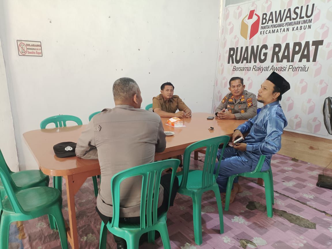 Kapolsek Kabun Pimpin Kegiatan Cooling System dalam OMP-LK24