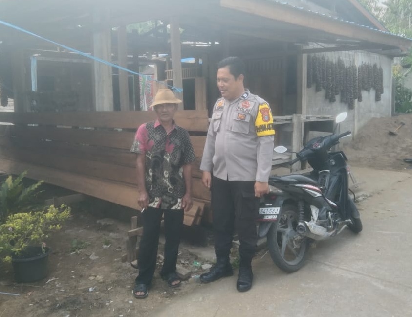 Personel Polsek Gaung Jalin Silaturahmi dengan Warga, Ajak Ciptakan Kondisi Damai Jelang Pilkada 2024