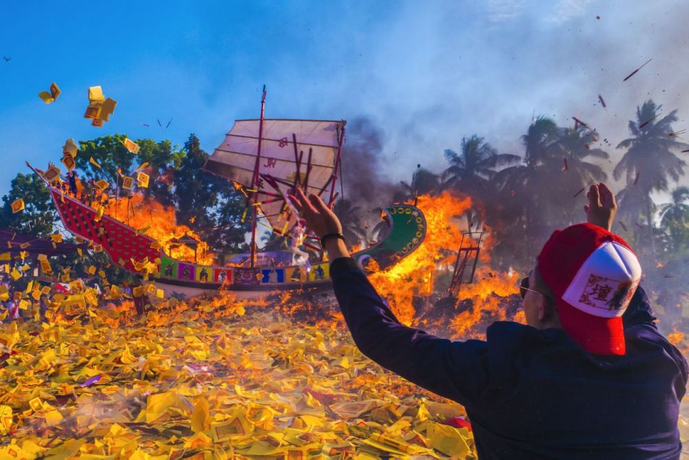 Jumlah Wisatawan Diprediksi Meningkat Pada Festival Bakar Tongkang Tahun Ini