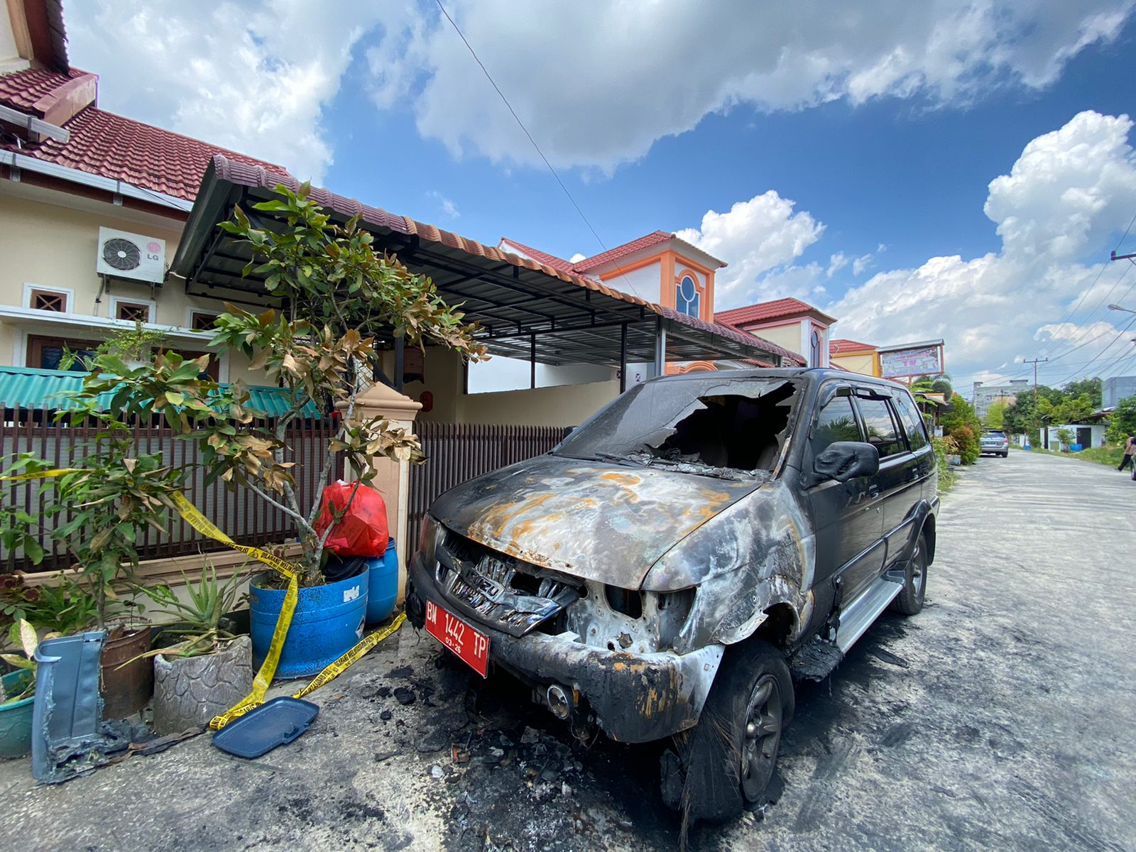 Kronologis Pembakaraan Mobil Dinas Kepala Pengamanan Lapas Pekanbaru