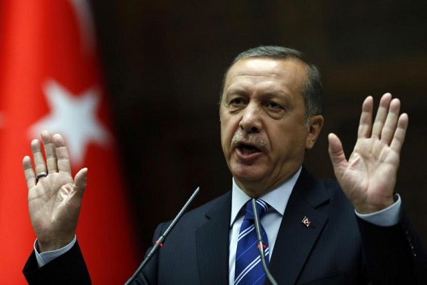 Lukisan Erdogan dengan Pisang di Pantat Hebohkan Pameran di Jerman